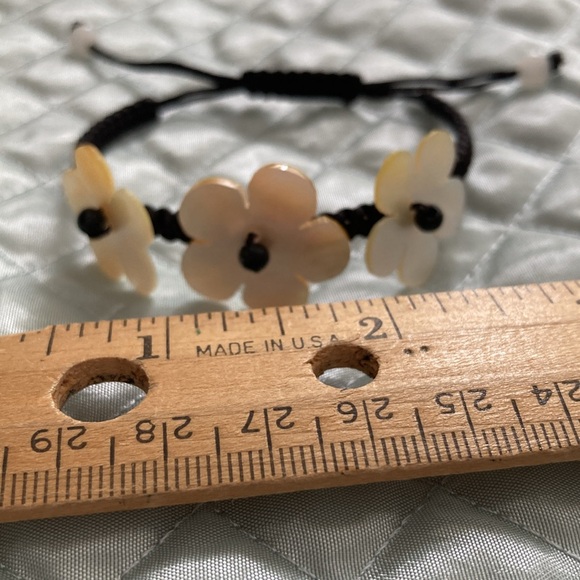 vintage mother of pearl tri floral adjustable bracelet - Picture 4 of 6